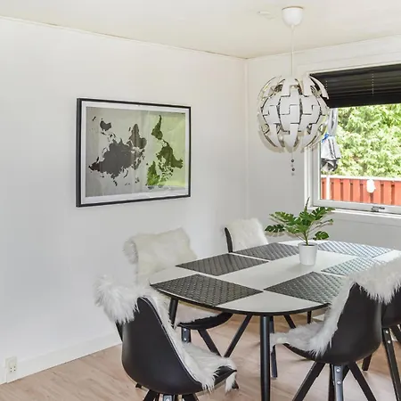 בית נופש 2 Bedroom Awesome Home In Hals
